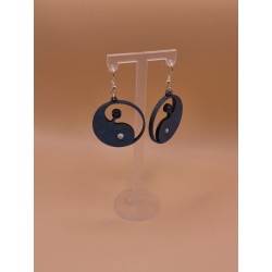 Boucle Yin et yang + pierres